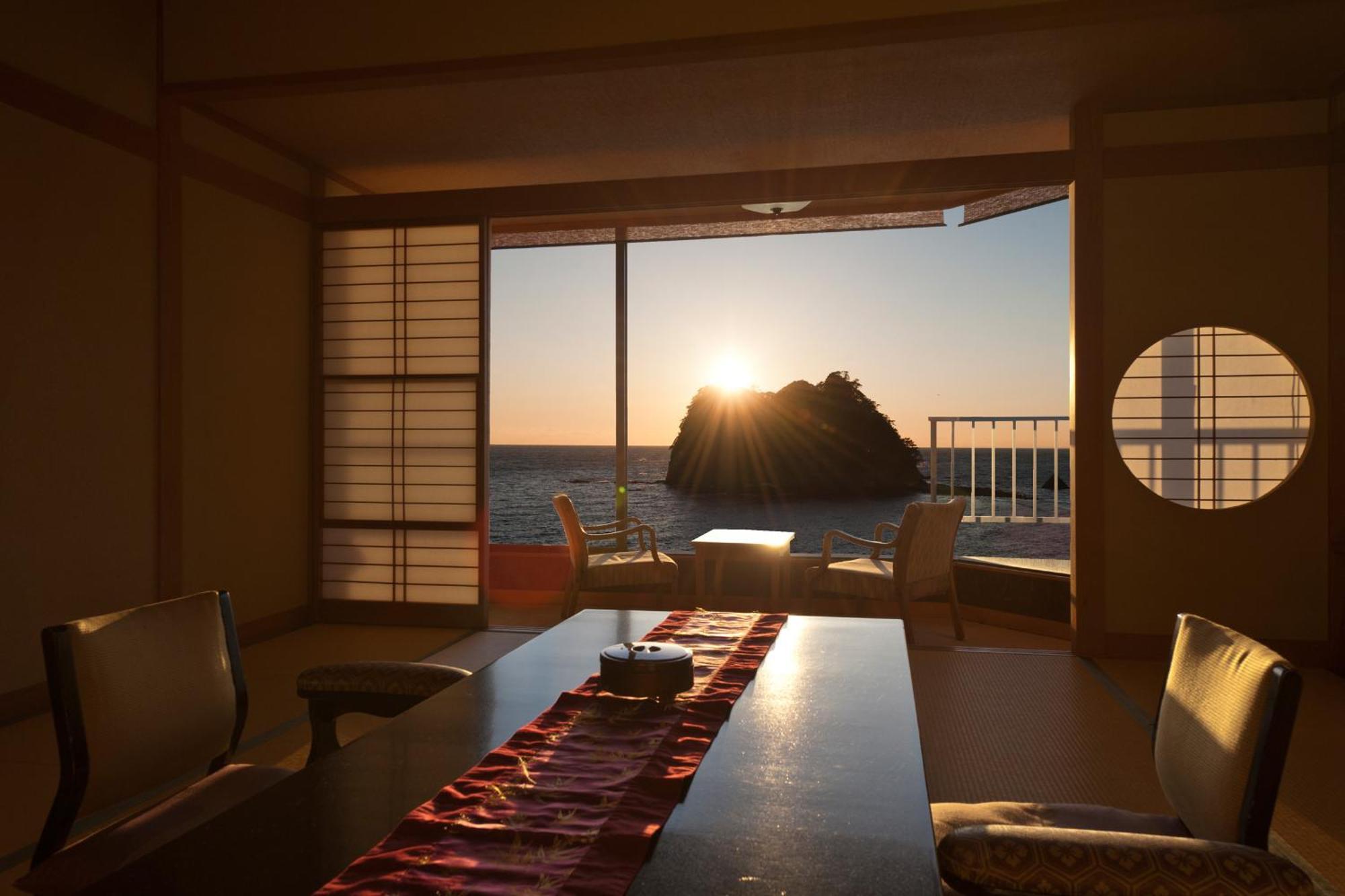 海辺のかくれ湯 清流 4*