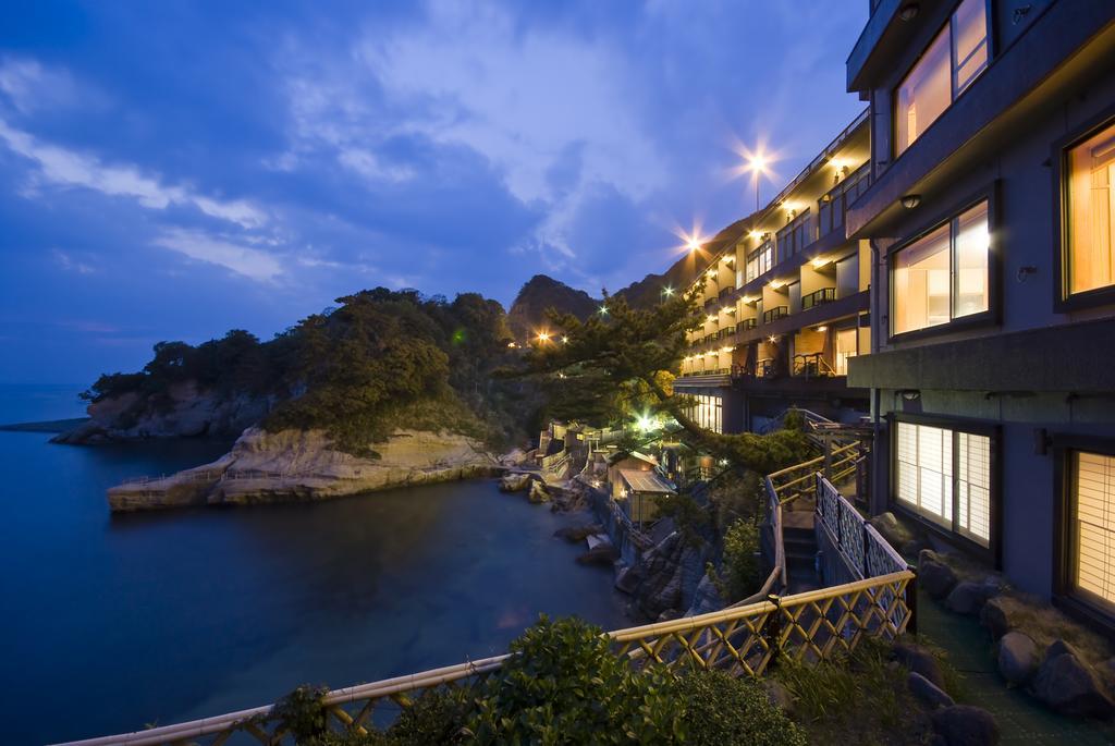 旅館 海辺のかくれ湯 清流 4*
