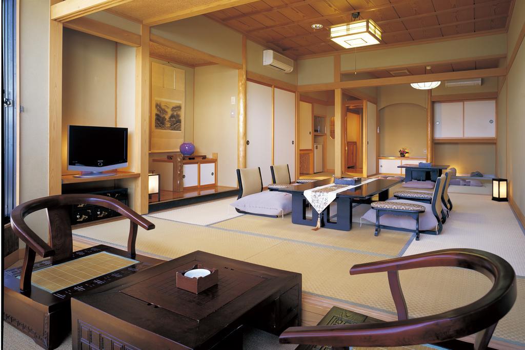 Ryokan Umibenokakureyu Seiryu 4*