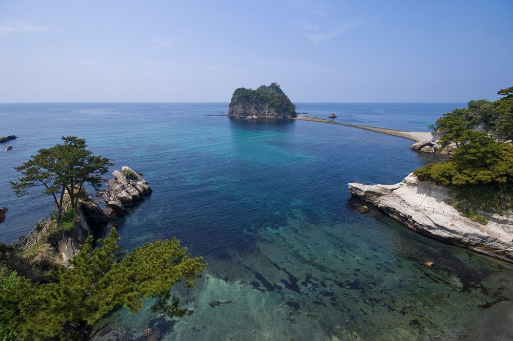 旅館 海辺のかくれ湯 清流 4*